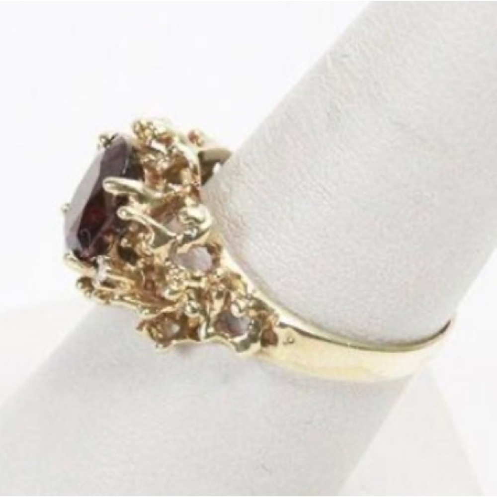 10KP GTR Yellow Gold Garnet w/ Diamond accents Ring Size 8 - Picture 3 of 4